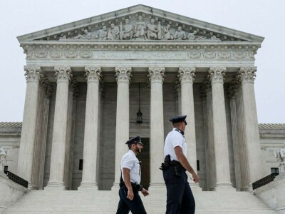 US Supreme Court overturns landmark 1973 Roe v. Wade ruling
