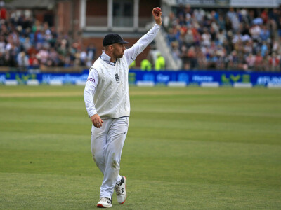 Leach takes 10 wickets in a Test as England set 296 to sweep New Zealand