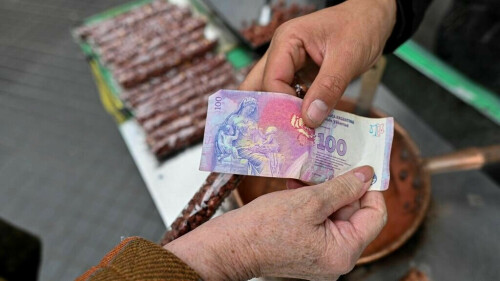 Argentina&rsquo;s black market dollar trade: illegal but part of life