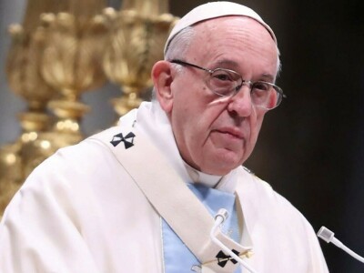 Pope Francis denies he is planning to resign soon