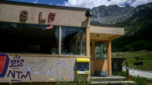 Dismantling shut ski resorts an uphill battle in Swiss Alps