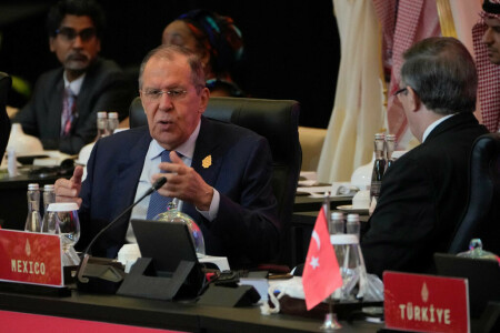 Russian FM says won't go 'running after' US for talks at G20