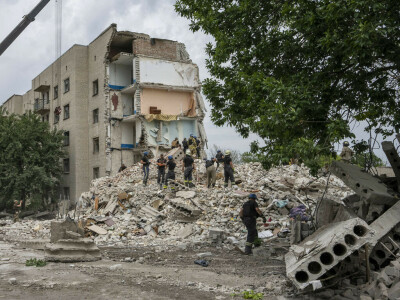 At least 12 dead in Russian strikes on central Ukraine town: emergency services