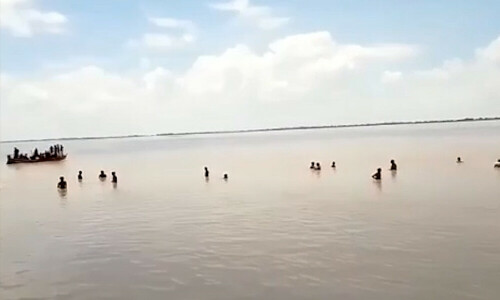 At least 20 die, 30 missing after boat capsizes in Sadiqabad