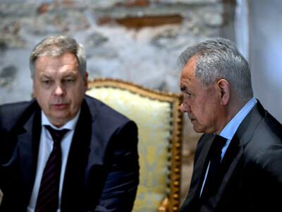 Ukraine, Russia sign deal to reopen grain export ports as war rages on