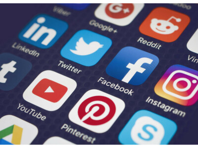 Social media stocks slump as Twitter, Snap warn of dire ad spending