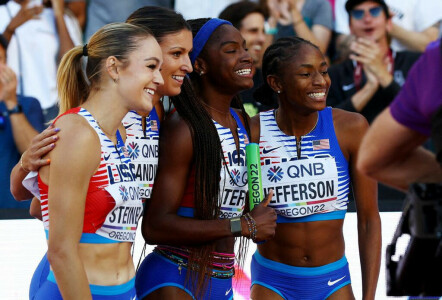 USA win women&rsquo;s world 4x100m relay gold