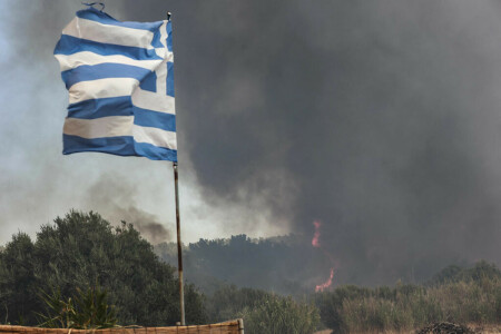 Greece battles fierce wildfires amid heatwave