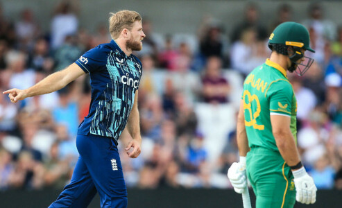 South Africa bat in decisive England ODI