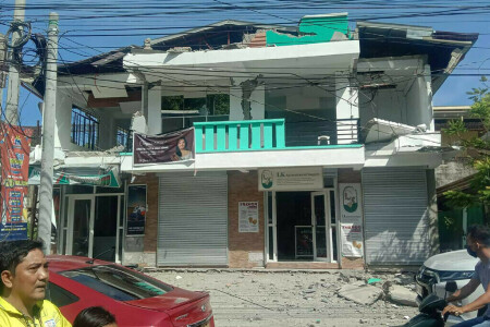 Hundreds of aftershocks shake earthquake-hit northern Philippines