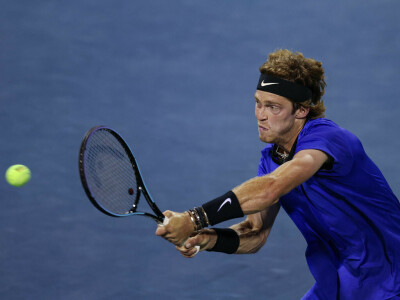 Rublev wins twice to reach semis at rainy Washington