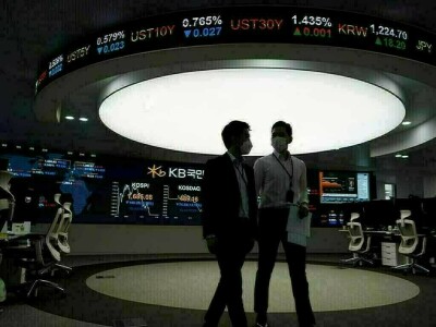 Australian shares rise as investors await key earnings reports, RBA minutes