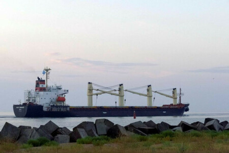 UN ship with grain for Africa sets off from Ukraine: ministry