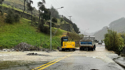 Hundreds evacuated as &lsquo;frightening&rsquo; floods hit New Zealand