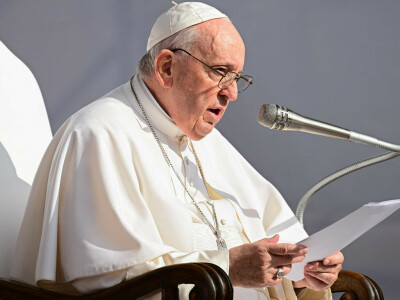 Pope urges aid for flood-hit Pakistan