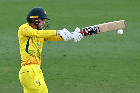 Australia crush Zimbabwe by eight wickets to seal ODI series