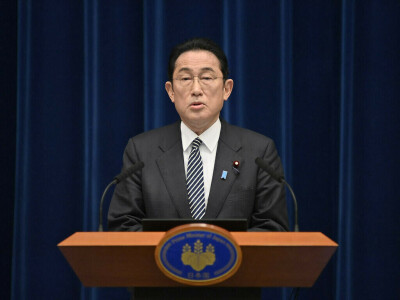 Japan to further ease border curbs to exploit weak yen