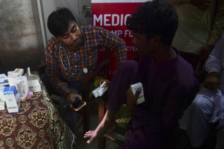 'Burning with pain': Pakistan floods threaten major health crisis