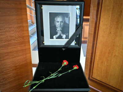 Putin denies Gorbachev a state funeral and will stay away
