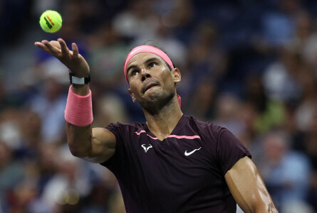 Nadal overcomes freak racquet injury and Fognini at US Open