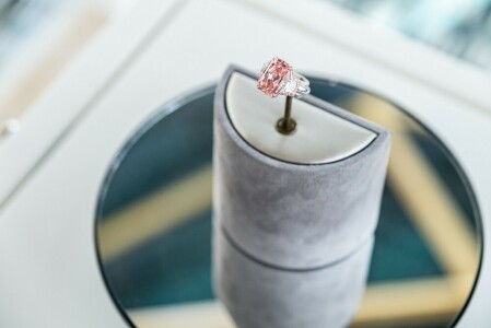 Dubai unveils &lsquo;fancy vivid pink diamond&rsquo; that could fetch over $21mn