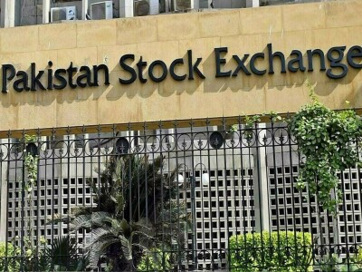 KSE-100 falls below 42,000 as flood damages play on investors&rsquo; mind