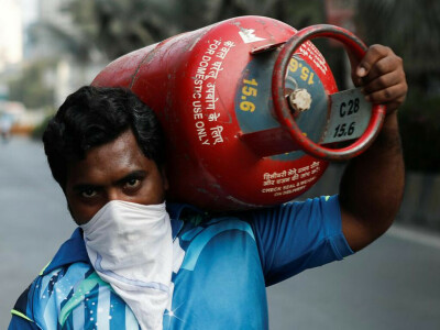 India panel to review gas-pricing formula to tame inflation