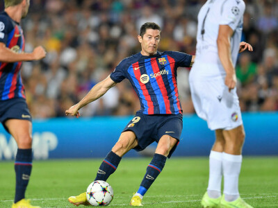 Lewandowski scores hat-trick as Barcelona thrash Plzen