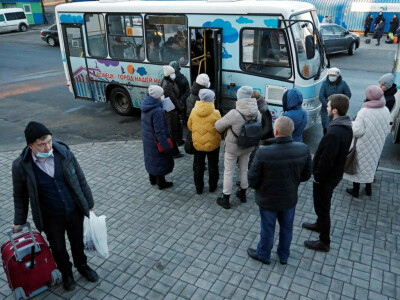 Poland, Baltics agree EU visa ban plan for Russians