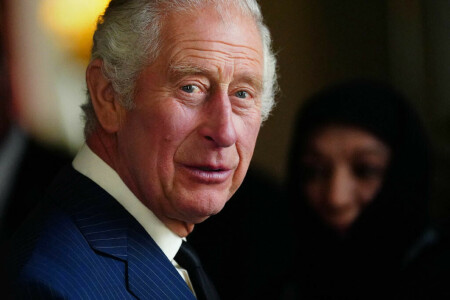 King Charles to join procession of queen&rsquo;s coffin in Scotland