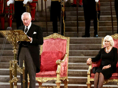 King Charles, in parliament, promises to follow queen&rsquo;s example