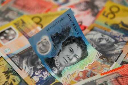 Australia open to replacing queen&rsquo;s image on banknotes with local figures