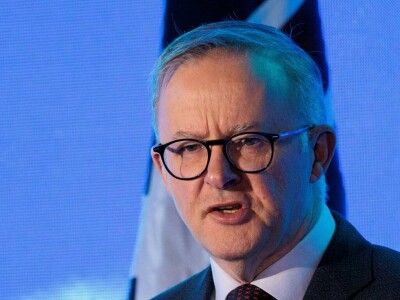 Australia PM says republic not top priority
