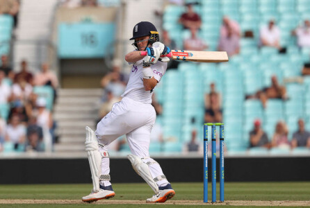 Pope says McCullum helped him overcome fear of getting out