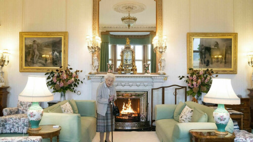 &lsquo;Grief is the price we pay for love&rsquo;: a week of mourning for Elizabeth II