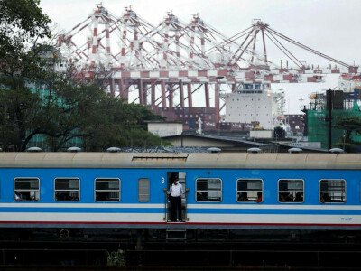 India starts debt-restructuring talks with Sri Lanka, vows support