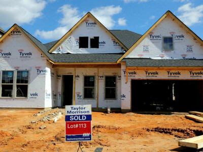 US existing home sales fall less than expected in August
