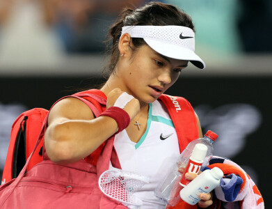 Raducanu retires from Korea Open semi-final