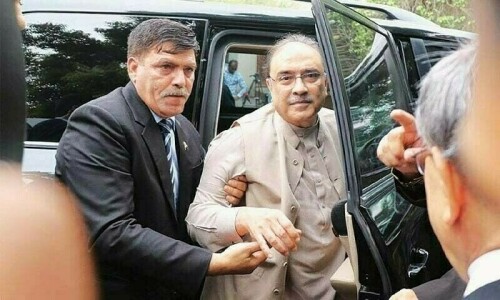 Doctors advise Zardari to seek medical assistance abroad