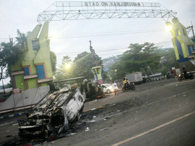Indonesian president visits city where stadium stampede killed 131 people