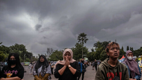 &lsquo;A time to help&rsquo;: Indonesians ran to aid of fleeing fans in stadium stampede