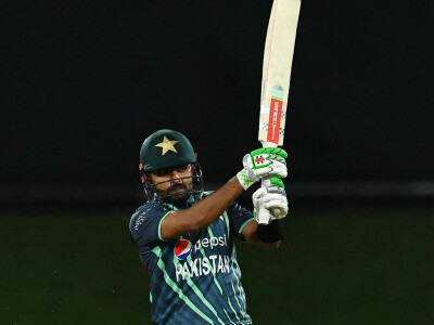Skipper Azam steers Pakistan to T20 tri-series win over New Zealand