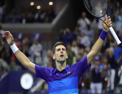 Djokovic into Astana final after surprise Medvedev retirement