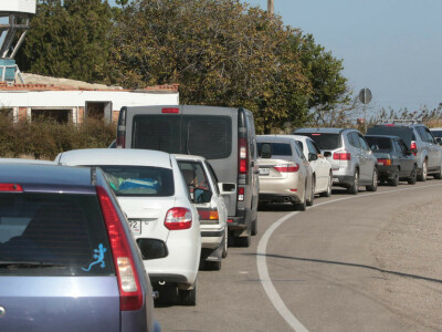 Crimea bridge resumes traffic after blast, Russian army leadership changed