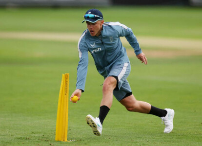 England&rsquo;s Curran appeals for third umpire help on obstruction