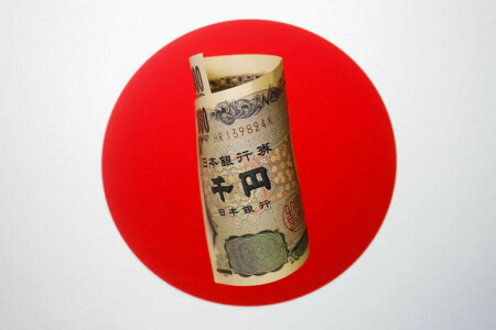 Fragile yen tests 1998 low, sterling cautiously steady