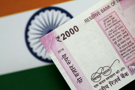 India central bank&rsquo;s FX intervention via forwards may hamper rupee&rsquo;s defence