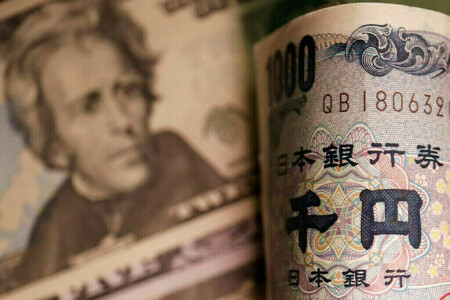 Dollar firm near 32-peak vs yen despite intervention risks; sterling treads water