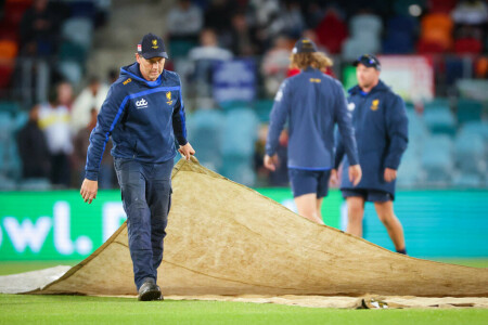 Rain threatens as Australia launch T20 World Cup defence
