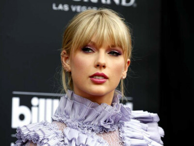 Taylor Swift's 10th album 'Midnights' crashes Spotify